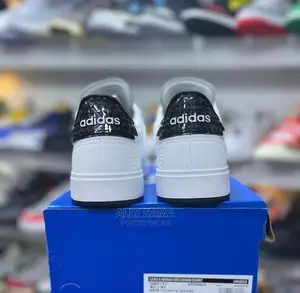 Adidas Sneakers White