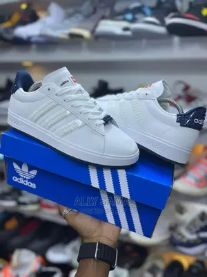 Adidas Sneakers White
