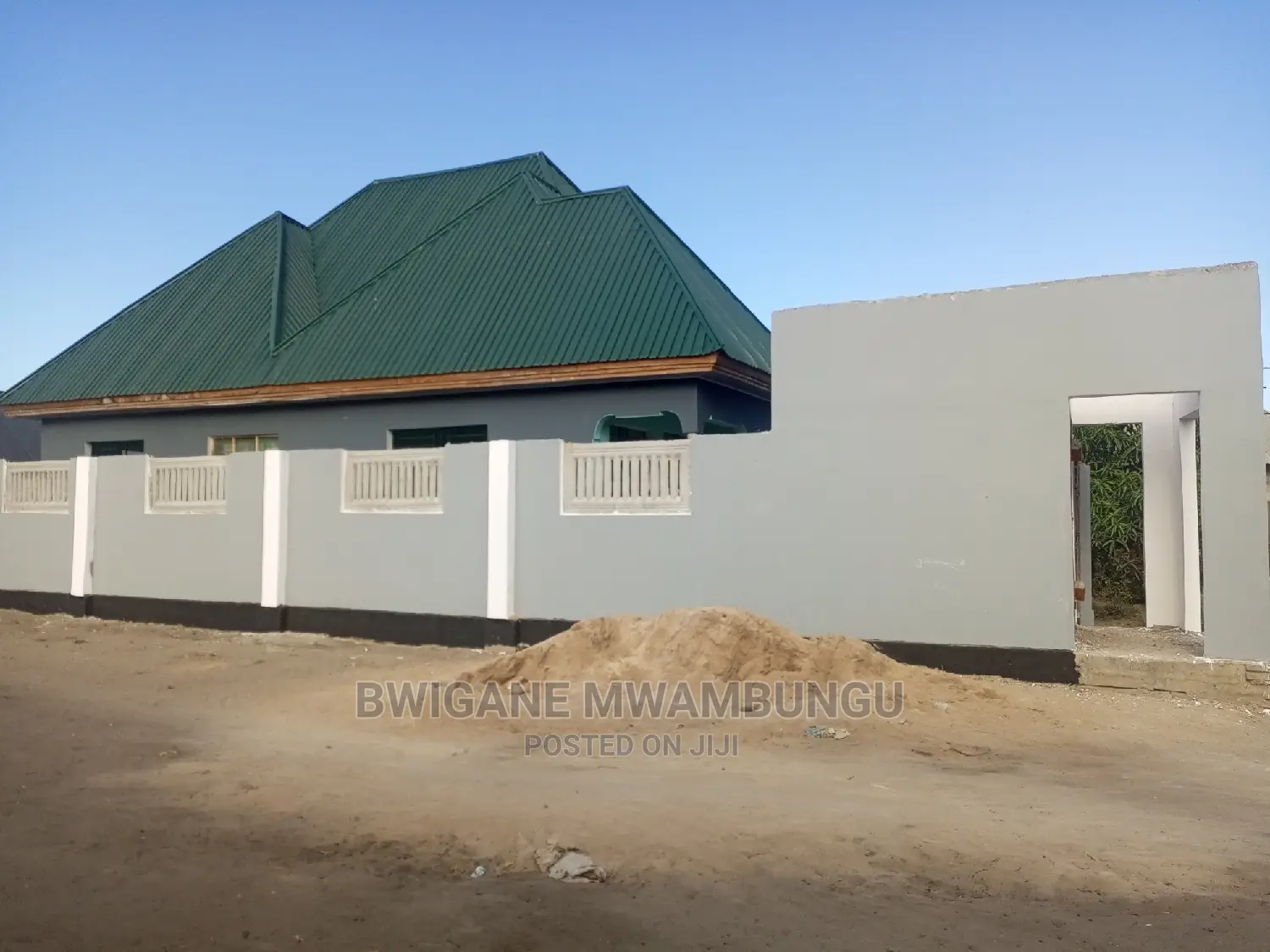 4bdrm Apartment in Mwambungu Broker, Mbagala for sale
