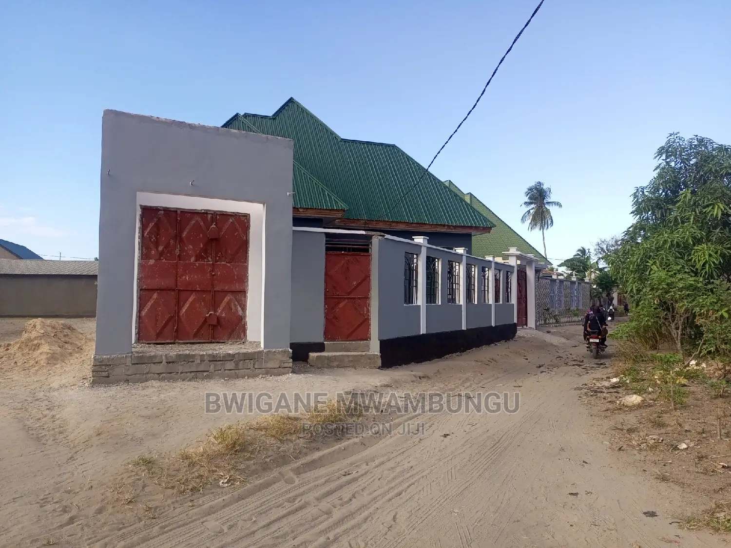 4bdrm Apartment in Mwambungu Broker, Mbagala for sale