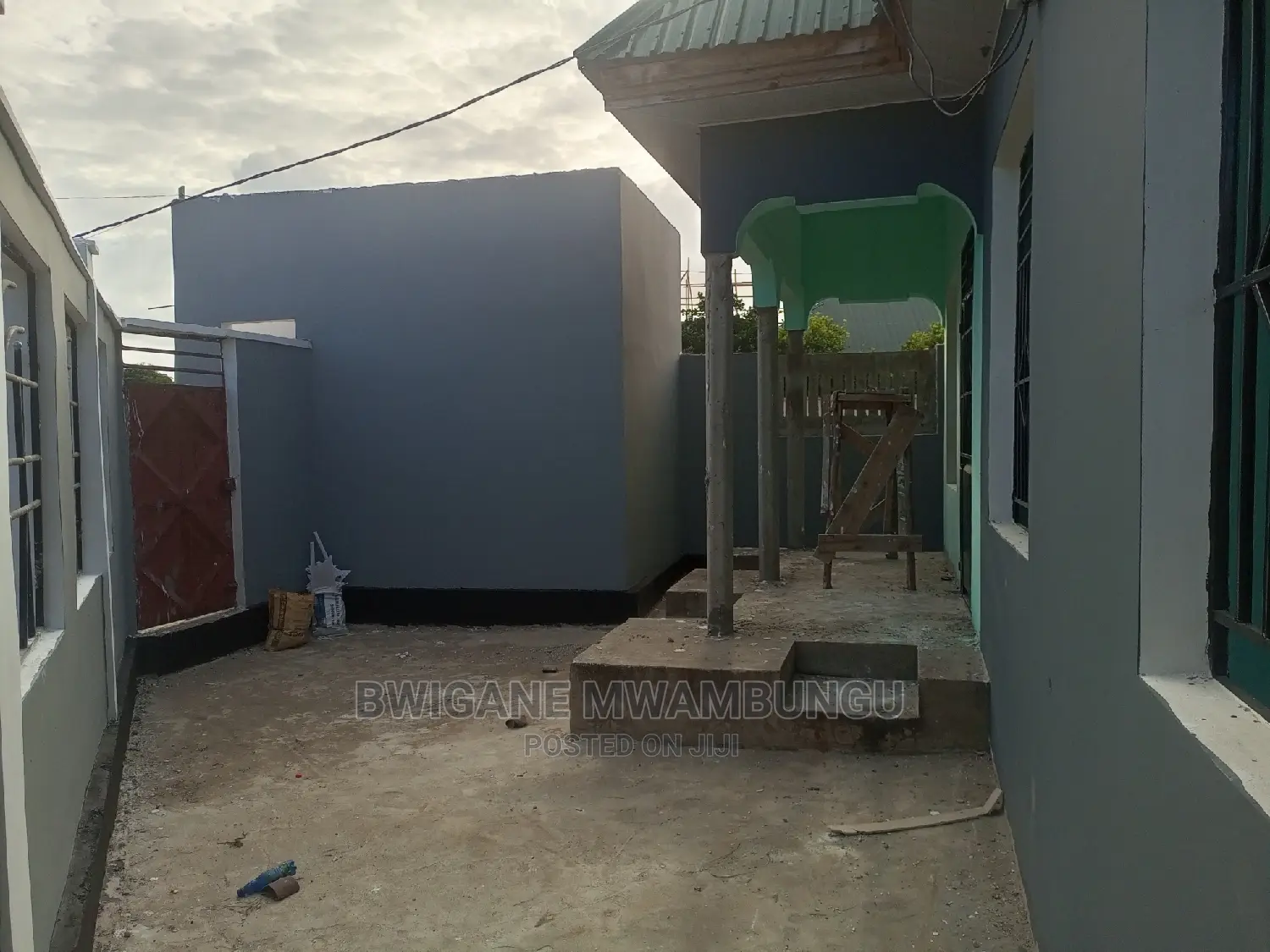 4bdrm Apartment in Mwambungu Broker, Mbagala for sale