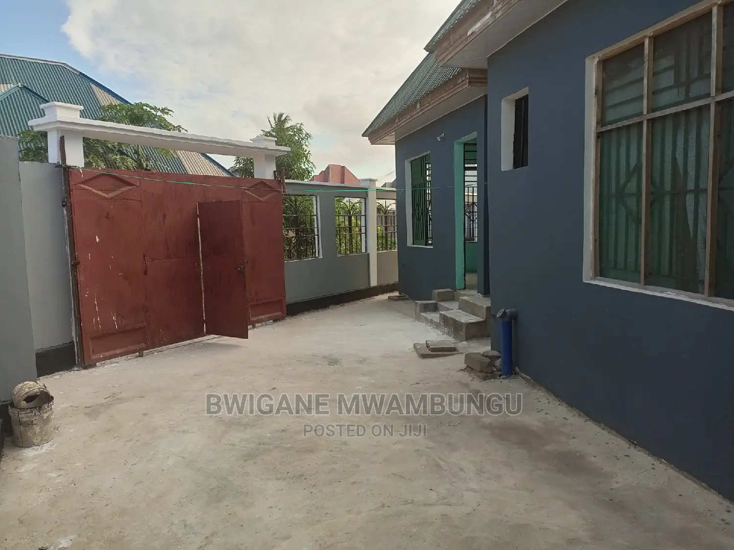 4bdrm Apartment in Mwambungu Broker, Mbagala for sale