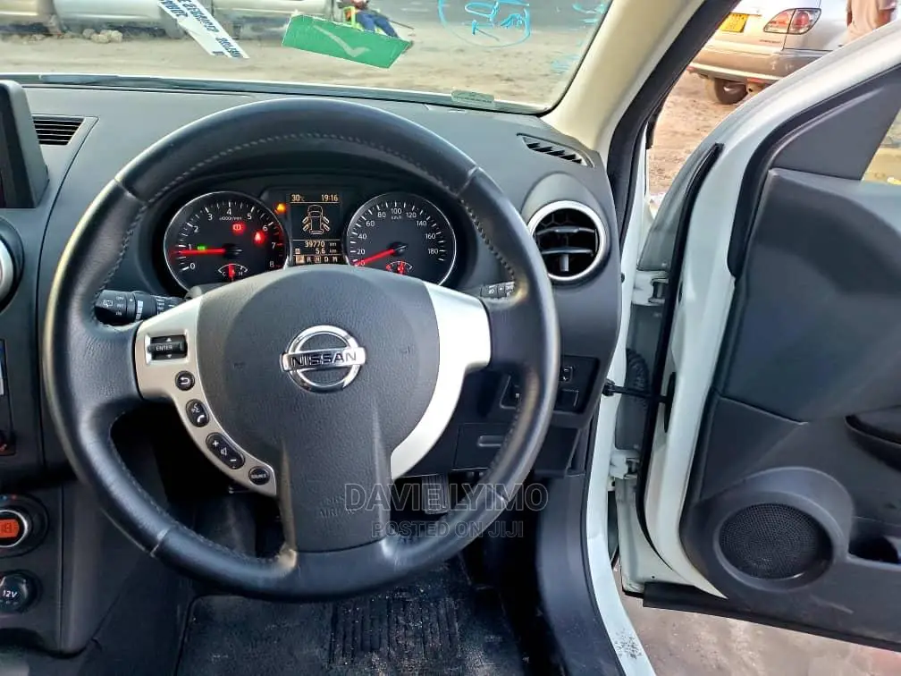 Nissan Dualis 2012 White