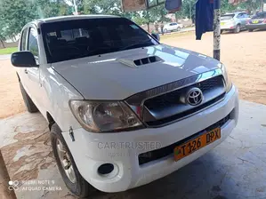 Toyota Hilux 2003 White