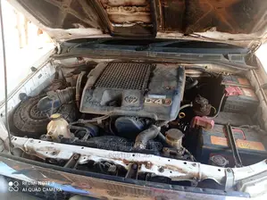 Toyota Hilux 2003 White