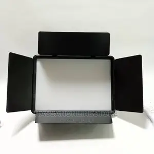 Screen / LED Reflector 10′′ RL-900 With Tripod