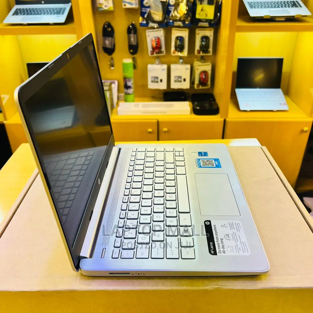 New Laptop HP 14-Dq1025cl 4GB Intel Core I3 SSD 256GB