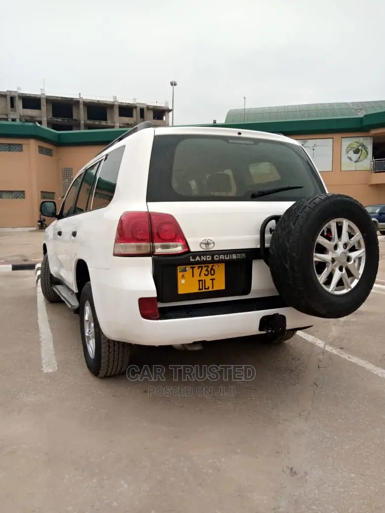Toyota Land Cruiser 4.0 V6 GL 2013 White