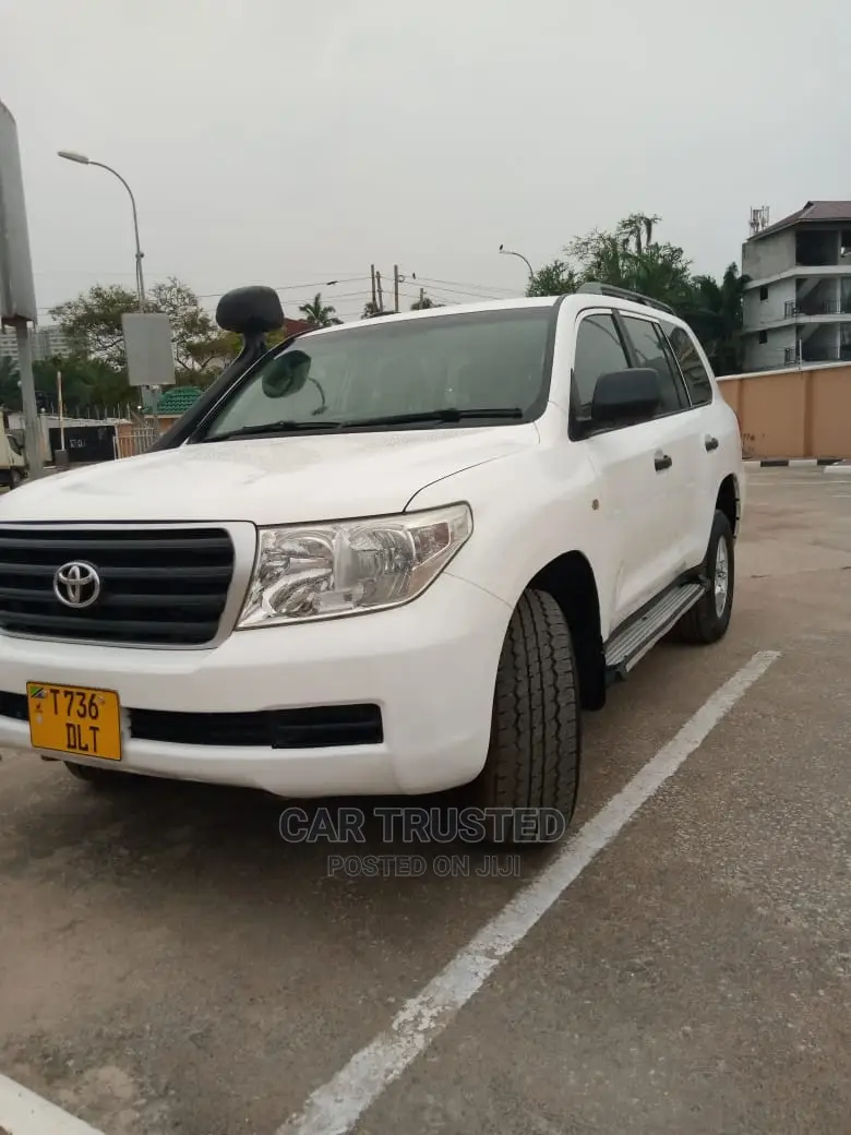 Toyota Land Cruiser 4.0 V6 GL 2013 White