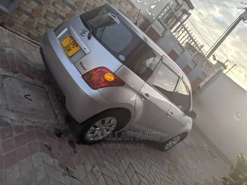 Toyota IST 2005 Silver