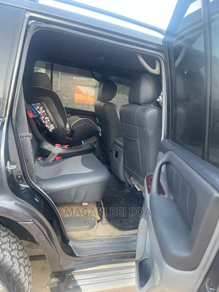 Toyota Land Cruiser 2003 Black