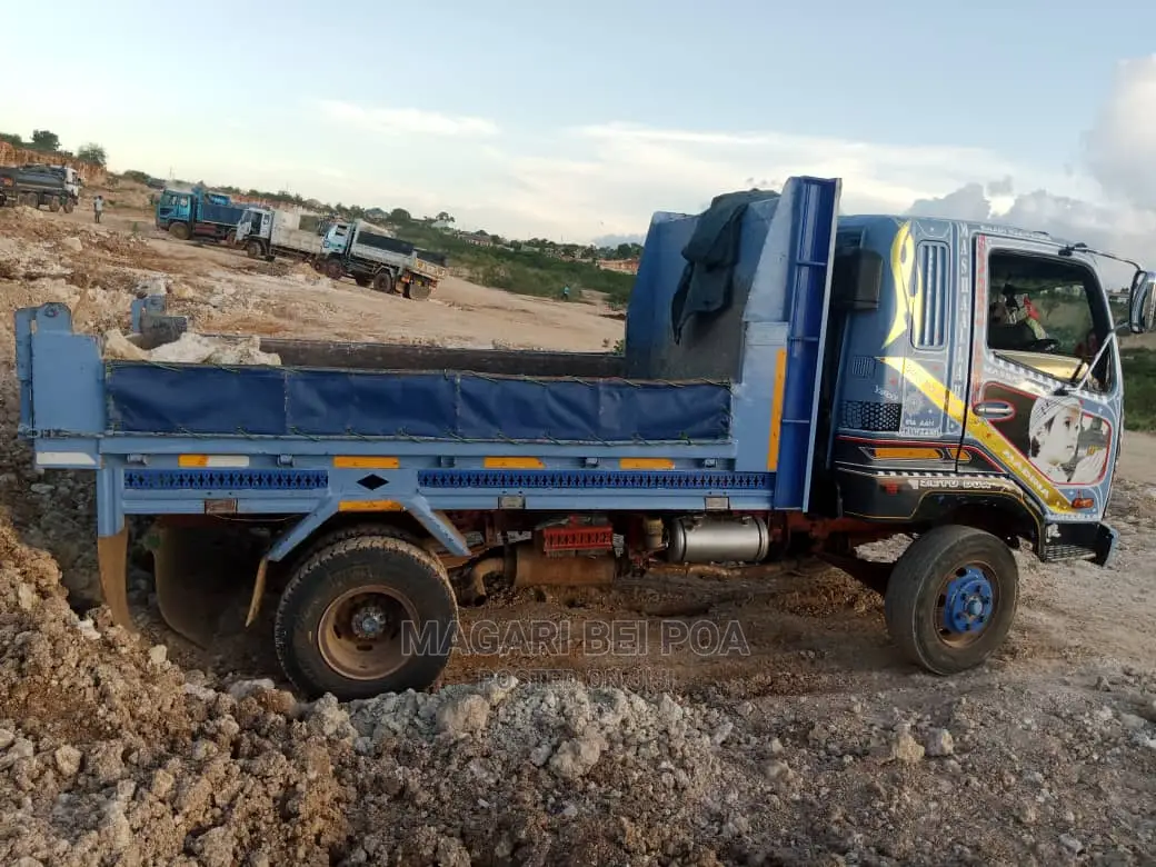 Fuso Tipper