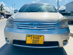 Toyota Raum 2004 Silver