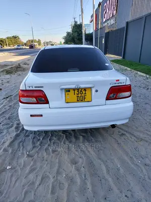 Toyota Carina 1.8 FWD Sedan 2000 White
