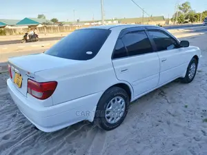 Toyota Carina 1.8 FWD Sedan 2000 White