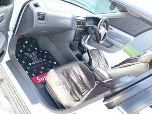 Toyota Carina 1.8 FWD Sedan 2000 White