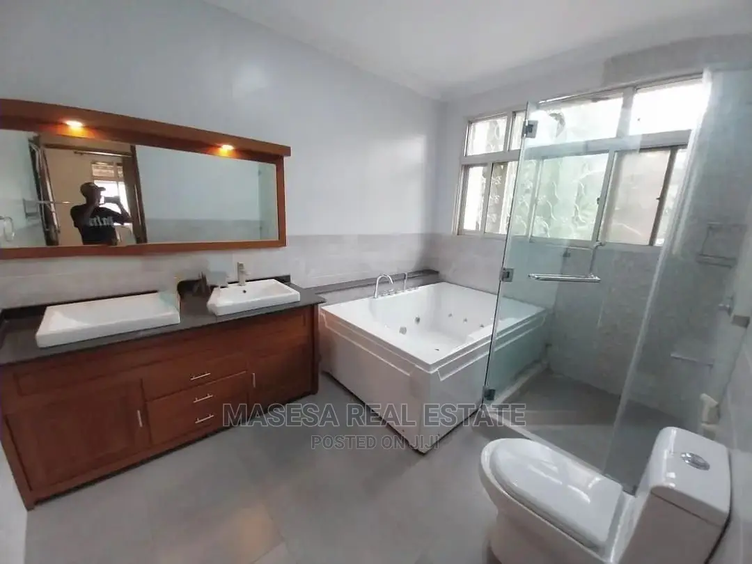 4bdrm Bungalow in Msasani for rent