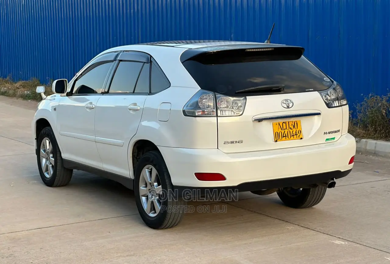 Toyota Harrier 2006 White