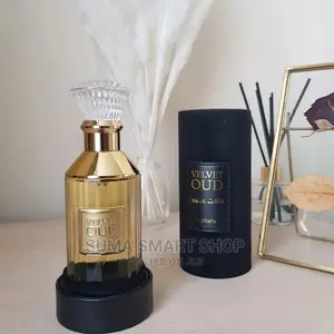 VELVET OUD Perfume .