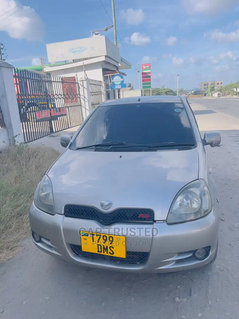 Toyota Vitz 1.5 FWD 5dr 2004 Silver