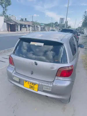 Toyota Vitz 1.5 FWD 5dr 2004 Silver