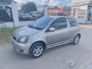 Toyota Vitz 1.5 FWD 5dr 2004 Silver