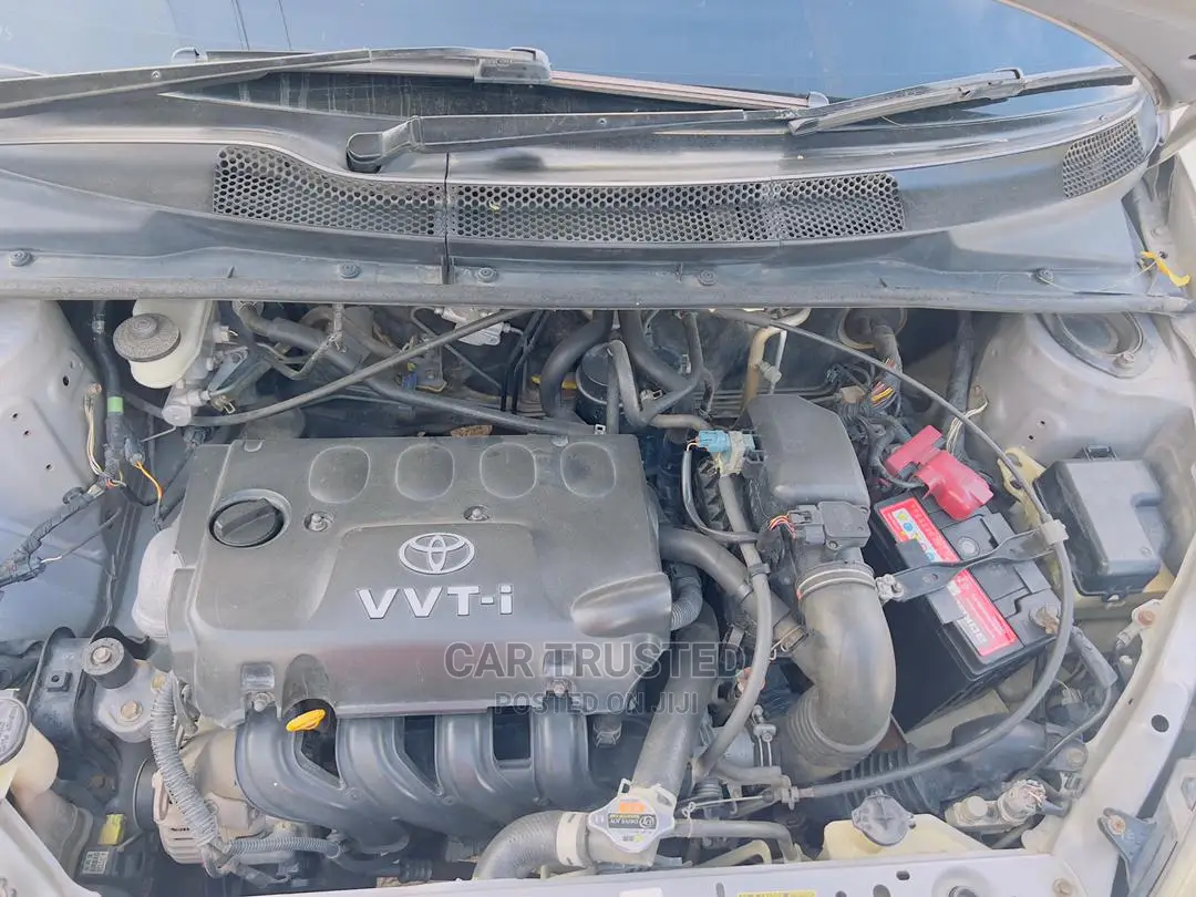 Toyota Vitz 1.5 FWD 5dr 2004 Silver