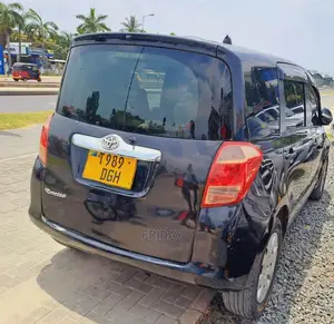 Toyota Ractis 1.5 FWD 2008 Gray