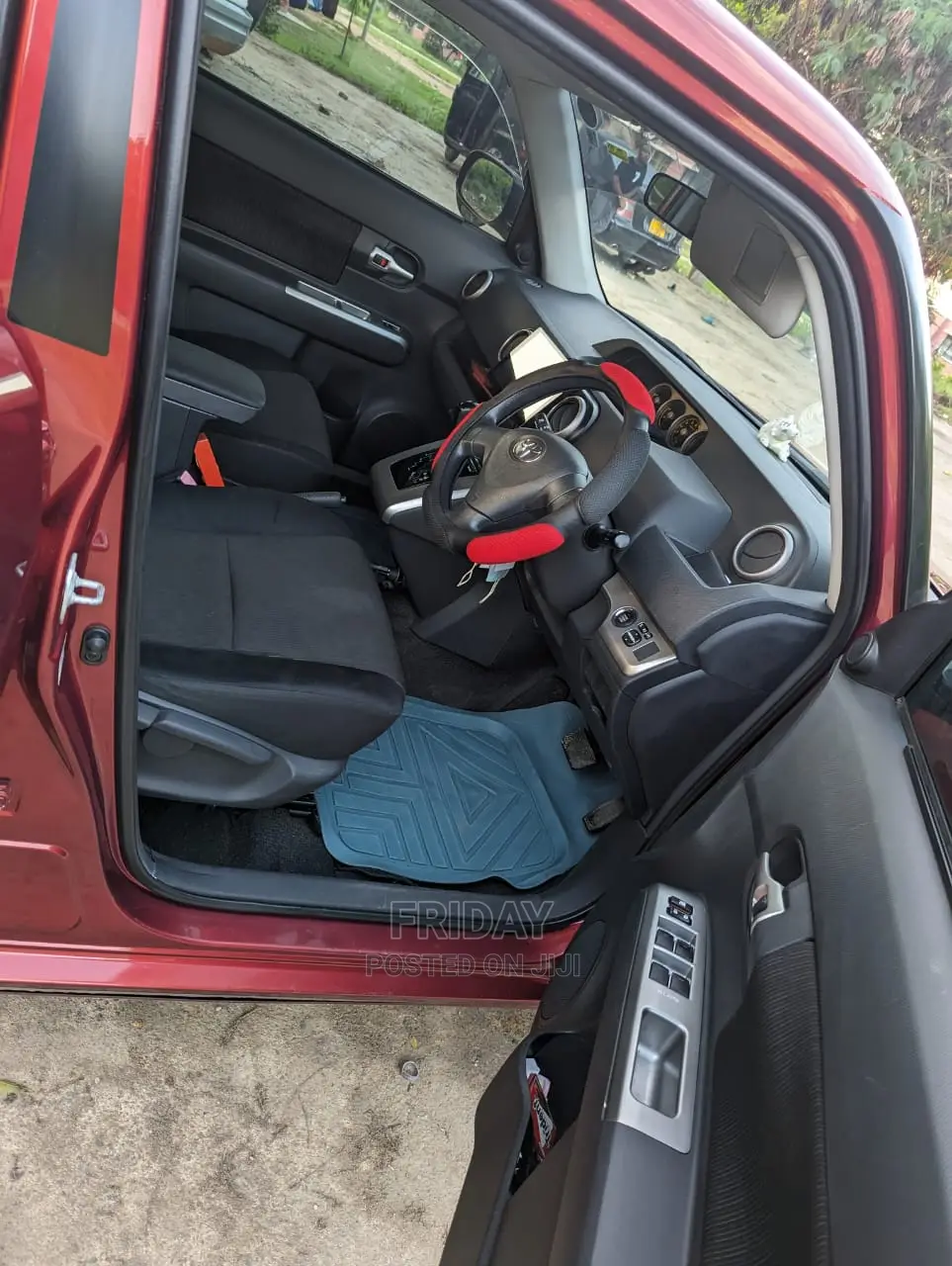 Toyota Corolla Rumion Hatchback 1.5 FWD 2010 Red