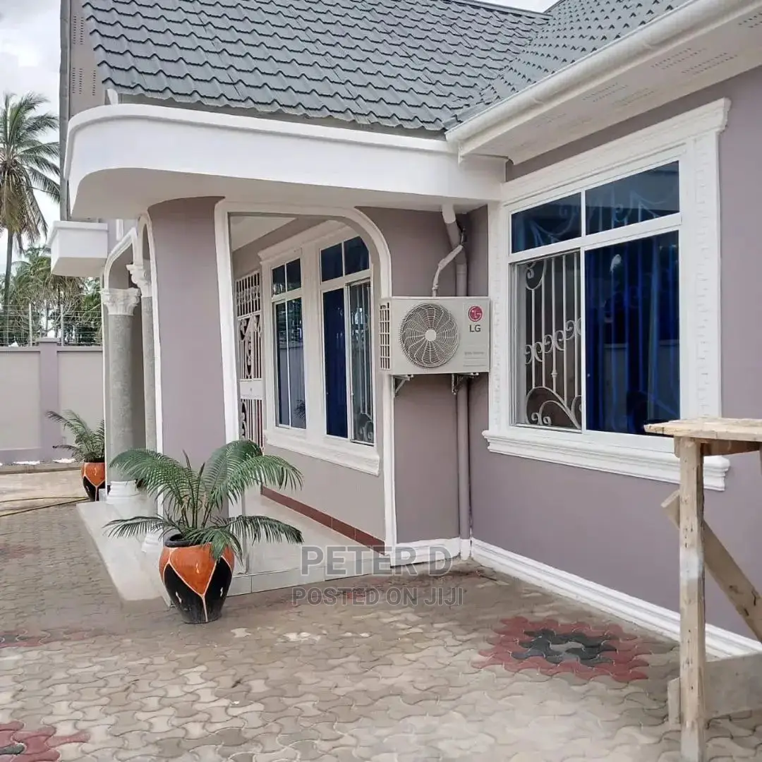 4bdrm House in Goba for sale