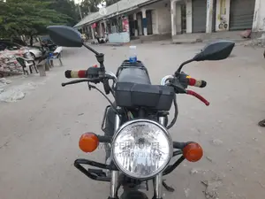 TVS HLX 125 2020 Red