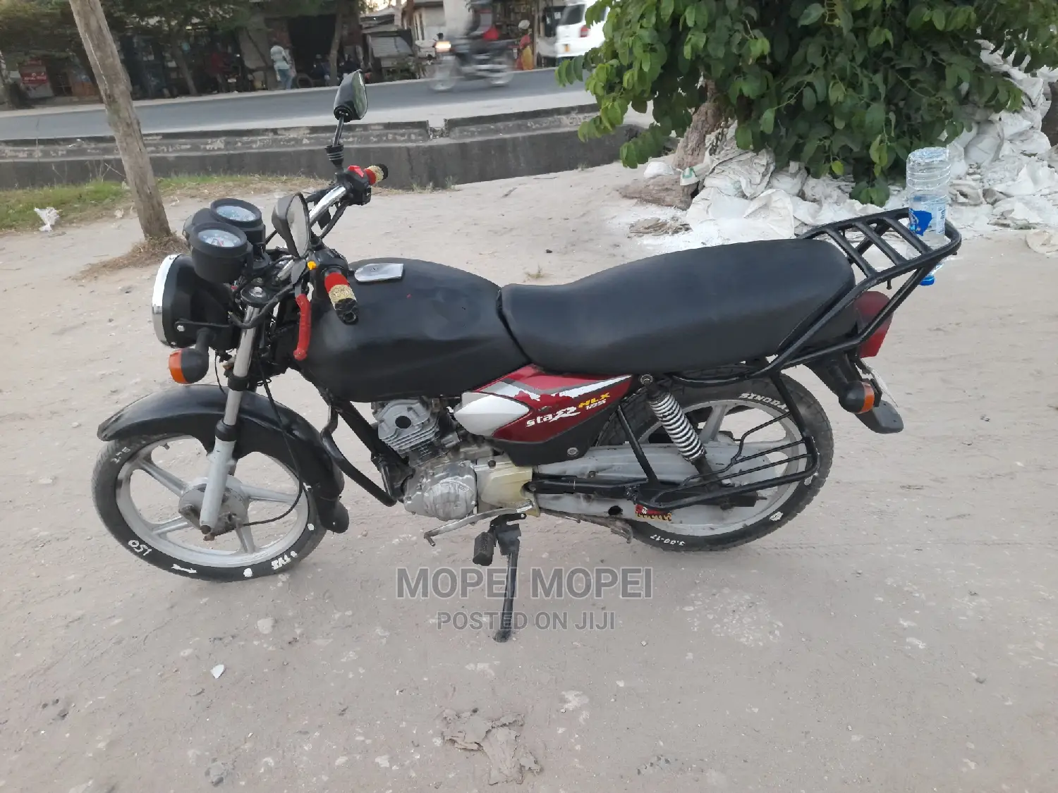 TVS HLX 125 2020 Red
