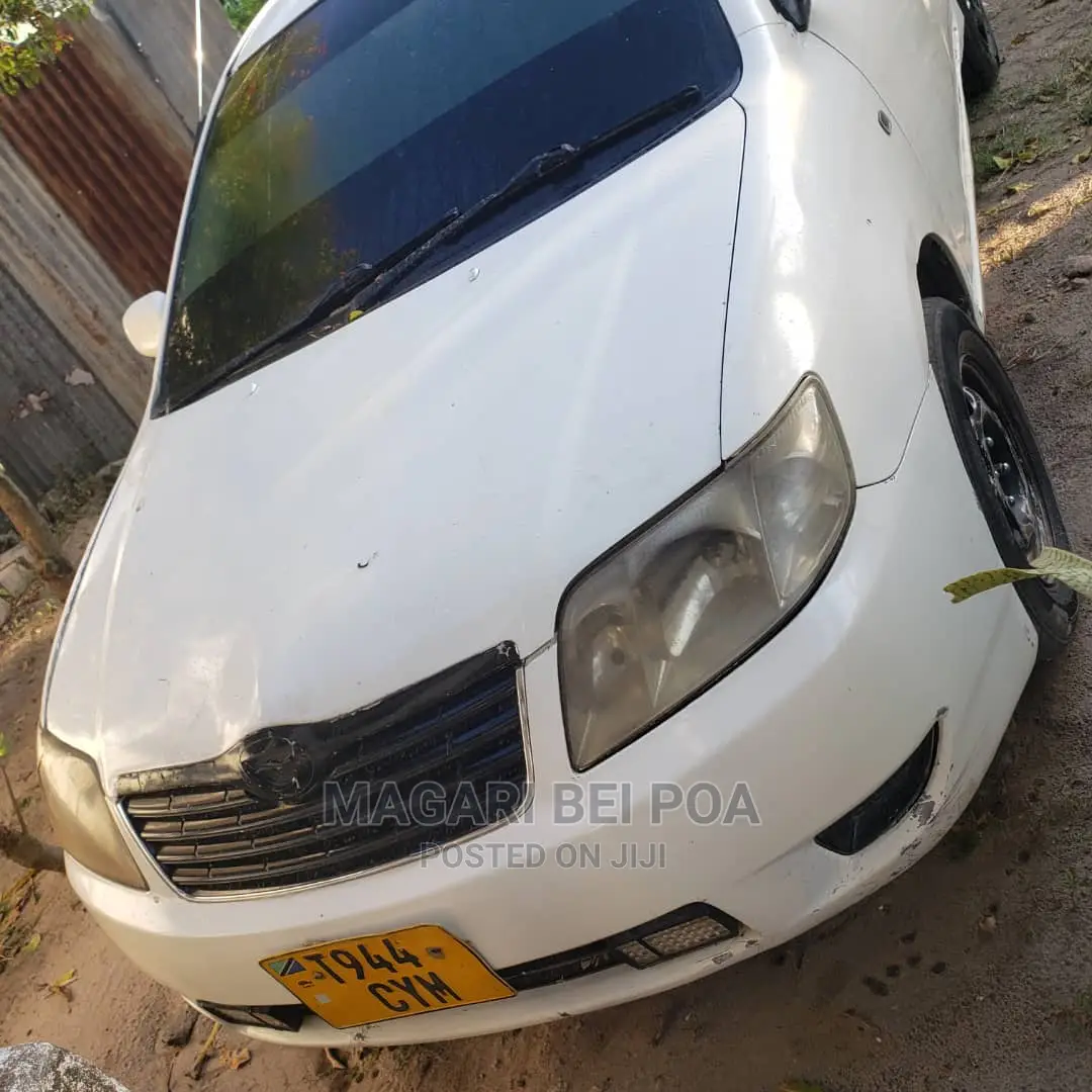 Toyota Corolla 2005 White