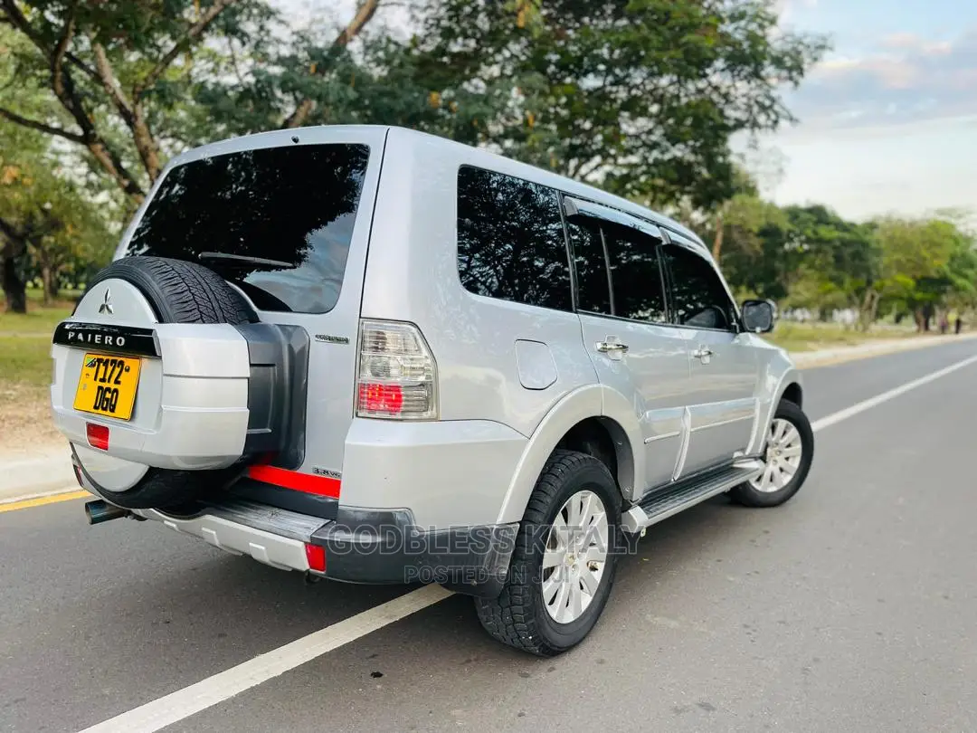 Mitsubishi Pajero 2008 Silver