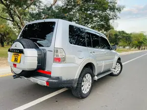 Mitsubishi Pajero 2008 Silver