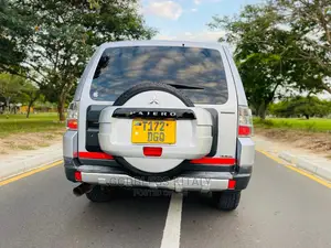 Mitsubishi Pajero 2008 Silver