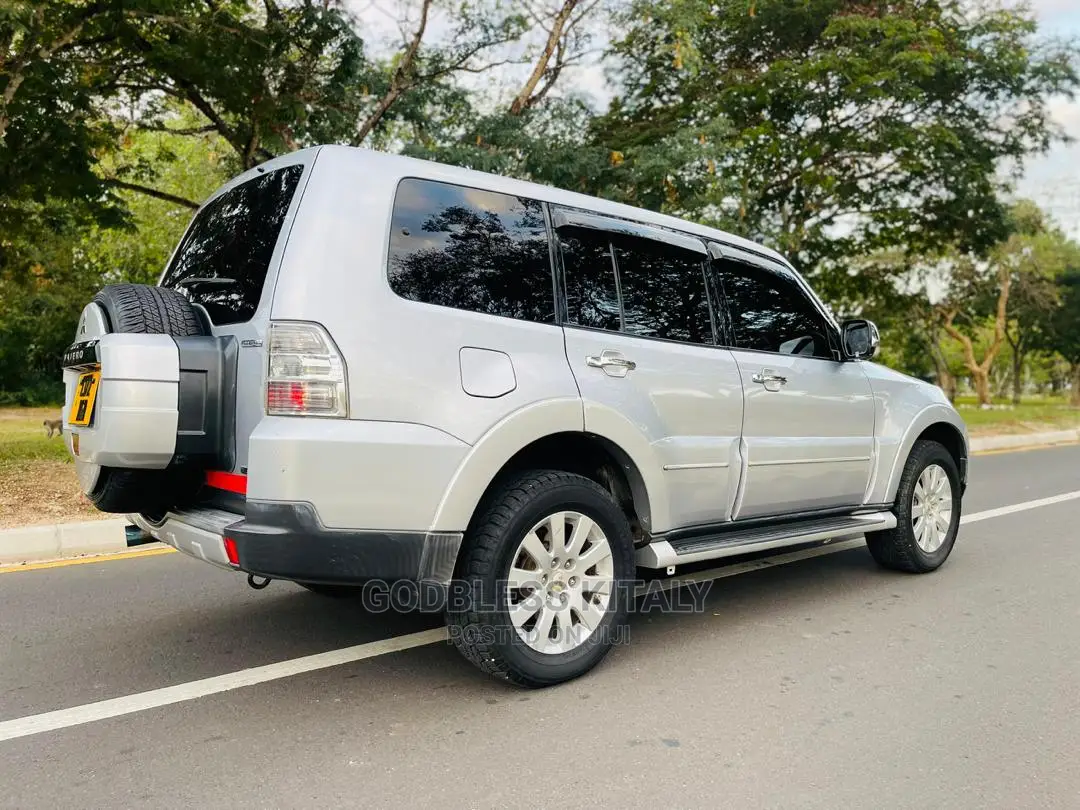 Mitsubishi Pajero 2008 Silver