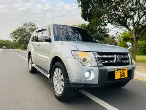 Mitsubishi Pajero 2008 Silver