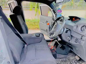 Toyota bB 2006 White