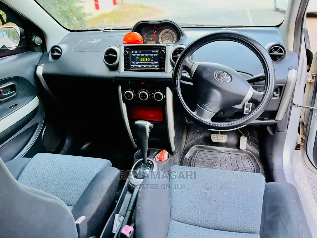 Toyota IST 2006 Silver