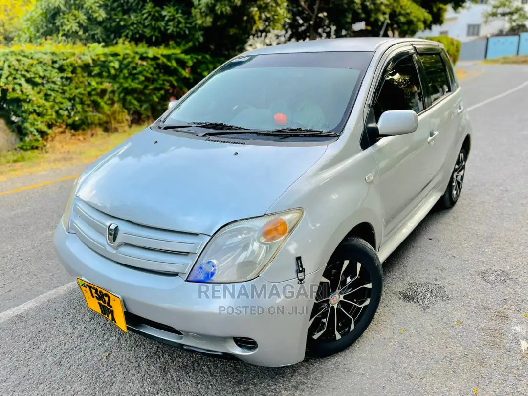 Toyota IST 2006 Silver