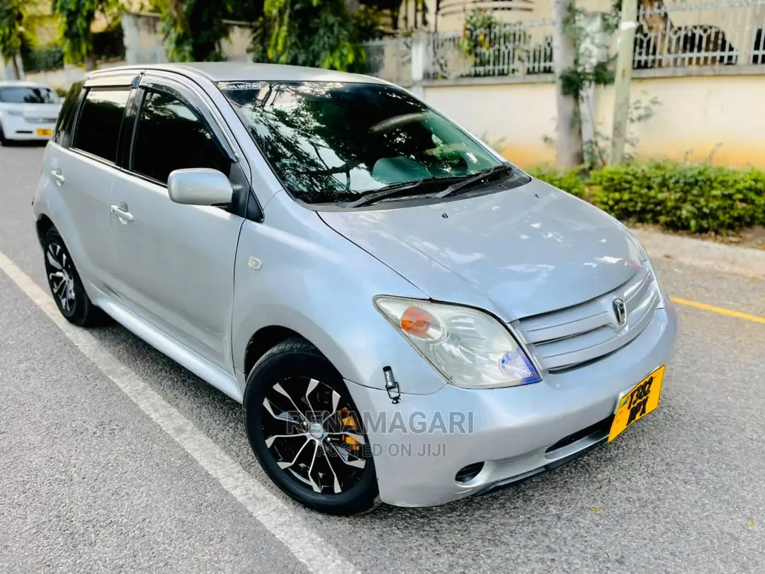 Toyota IST 2006 Silver