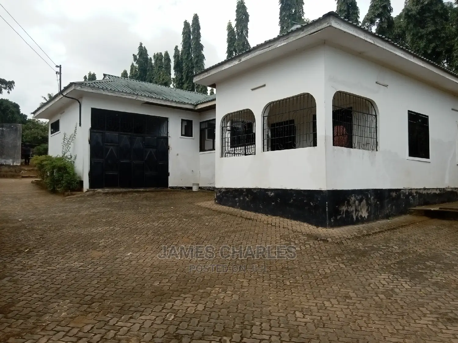 10bdrm House in Mbezi Juu, Kinondoni for sale