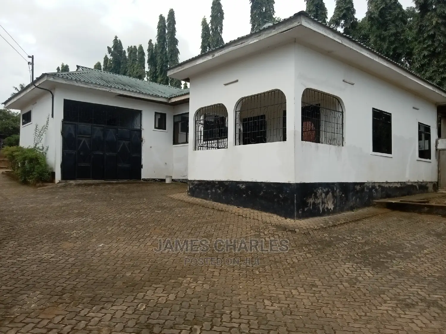 10bdrm House in Mbezi Juu, Kinondoni for sale