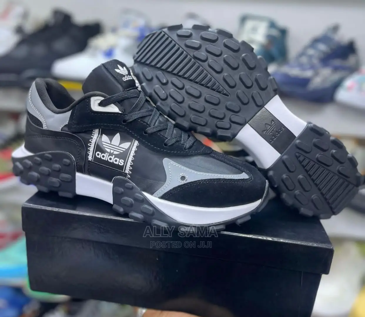 Adidas Sneakers