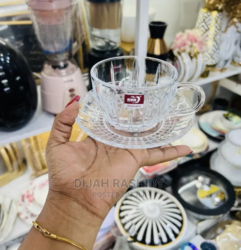 Cupsaucer Colourless