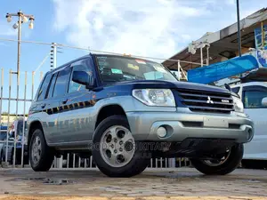 Mitsubishi Pajero 2022 Blue
