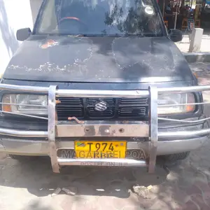Suzuki Escudo 2000 Black