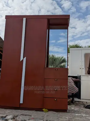 Kabati Za Nguo Mpya Mbao