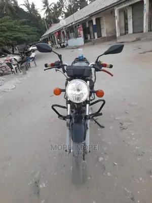 TVS HLX 125 2020 Red